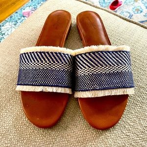 Size 8.5 Universal Thread Woven Slide Sandals